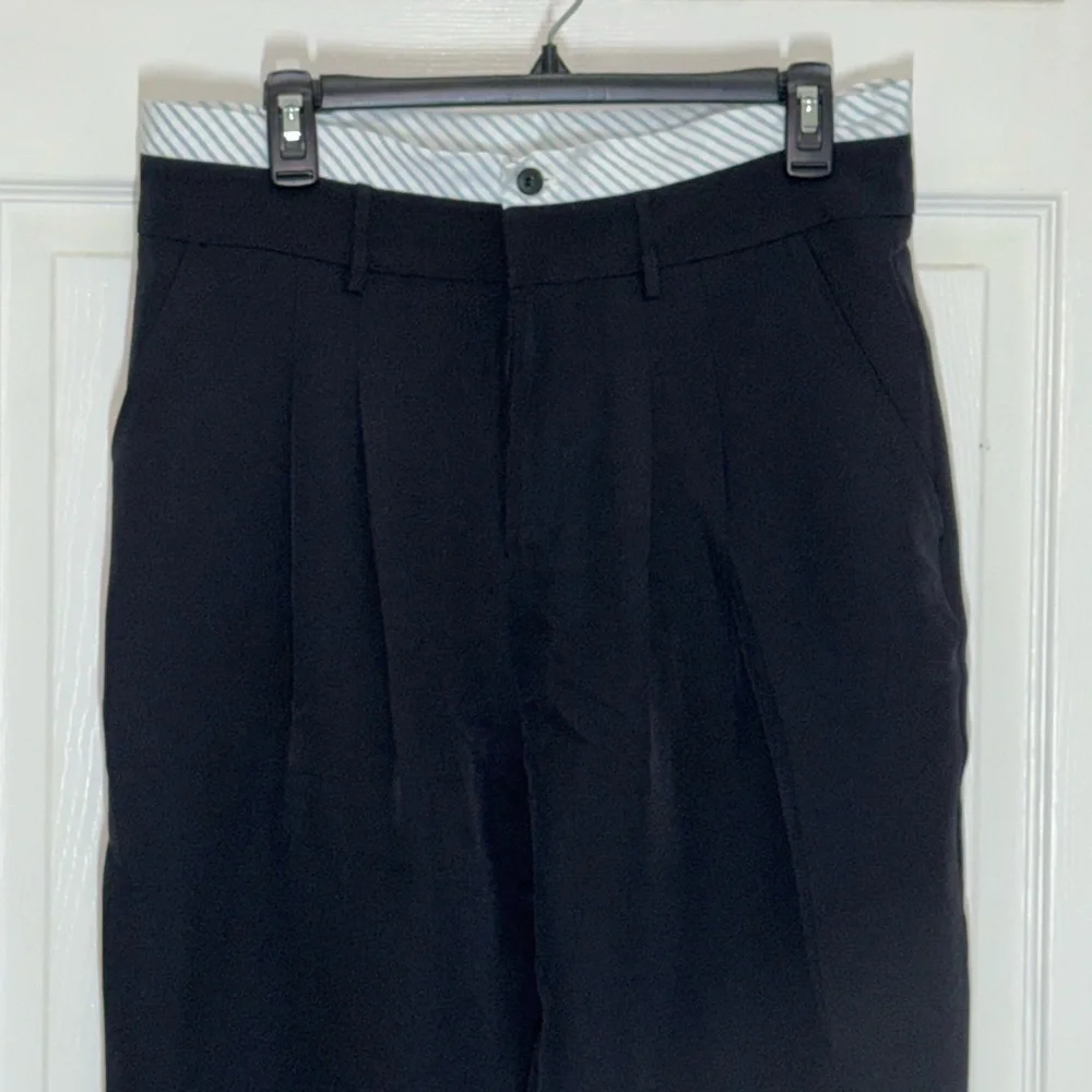 L36 Black High-Waisted Dress Pants with Relaxed Fit